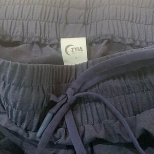 Zyia dressy joggers Large